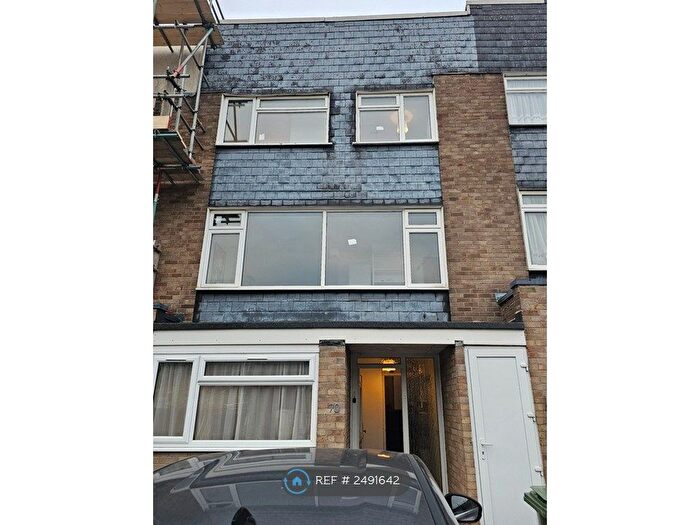 4 Bedroom Terraced House To Rent In Willow Way, Potters Bar, EN6