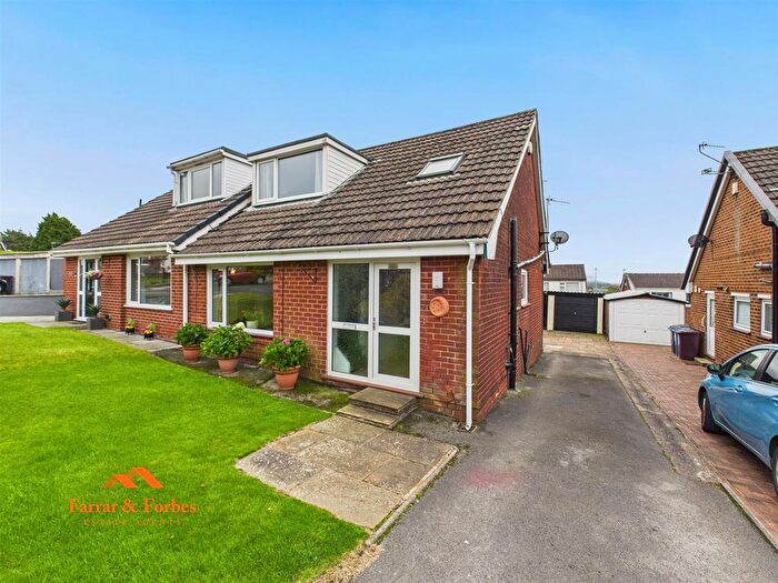 3 Bedroom Semi-Detached House For Sale In Westbury Close, Burnley, BB10