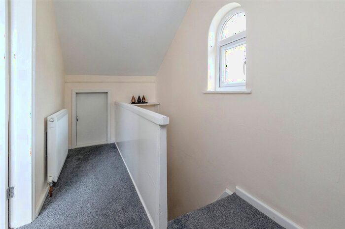 3 Bedroom End Of Terrace House For Sale In Oswy Street, Whitby, North Yorkshire, YO21