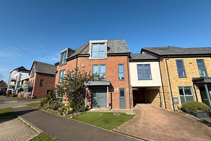 4 Bedroom Semi-Detached House To Rent In Oakgrove, Milton Keynes, MK10