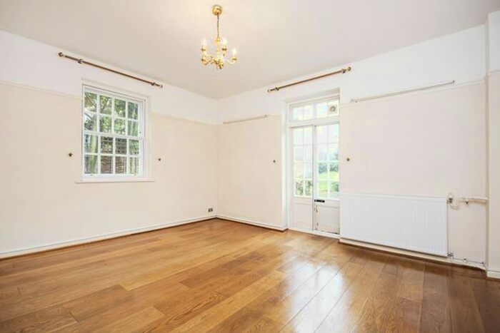 2 Bedroom Flat To Rent In Temple Fortune Lane, Temple Fortune, London, NW11