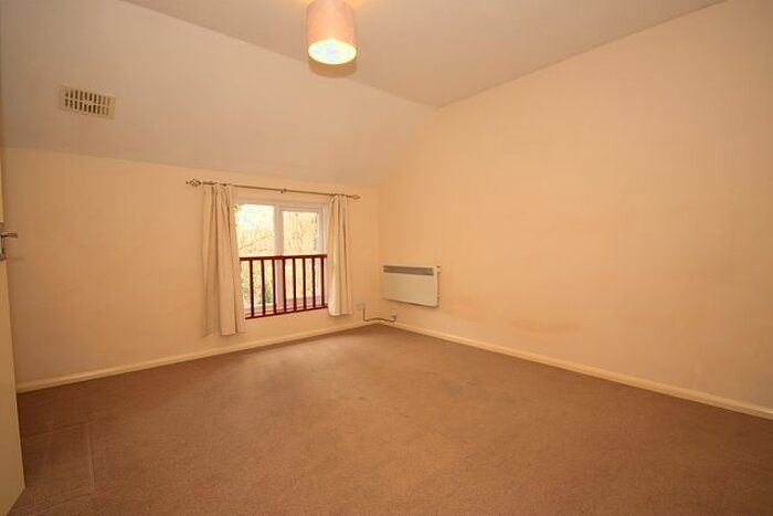 1 Bedroom Terraced House To Rent In Overthorpe Close, Knaphill, Woking, GU21