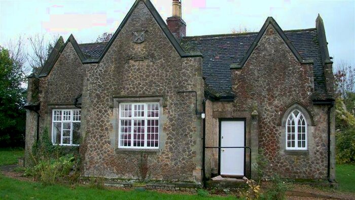 2 Bedroom Cottage To Rent In Snodland Road, West Malling, ME19