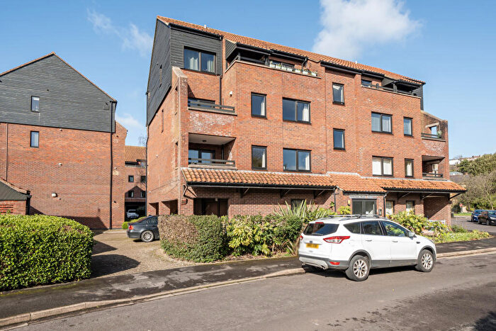 2 Bedroom Apartment For Sale In Rownham Mead, Hotwells, BS8