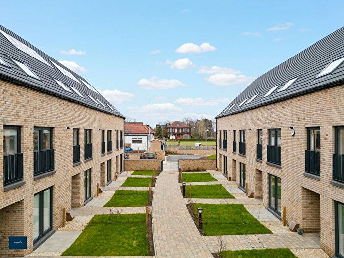 4 Bedroom Town House To Rent In Elrig Gate, Circle Green, Newlands, Glasgow, G44