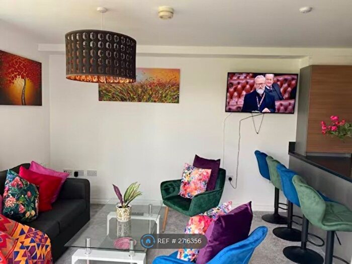 2 Bedroom Flat To Rent In Maltings Close, Cambridge, CB5