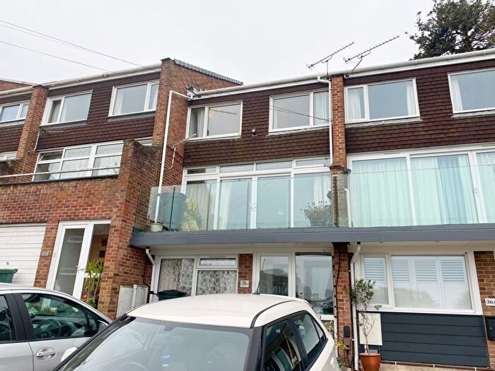 2 Bedroom Flat To Rent In Cliff Road, Cowes, PO31