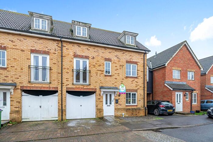 5 Bedroom End Of Terrace House For Sale In Carter Close, Hawkinge, CT18