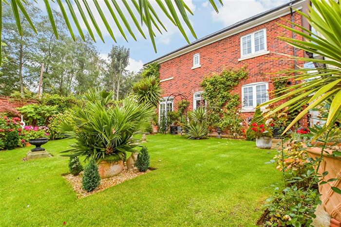 4 Bedroom Detached House For Sale In Three Fields Road, Tenterden, Kent, TN30