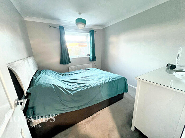 2 Bedroom Semi-Detached Bungalow For Sale In Flowerday Close, Hopton, NR31