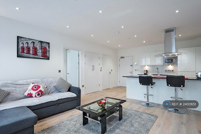 1 Bedroom Flat To Rent In Garrard House, Reading, RG1