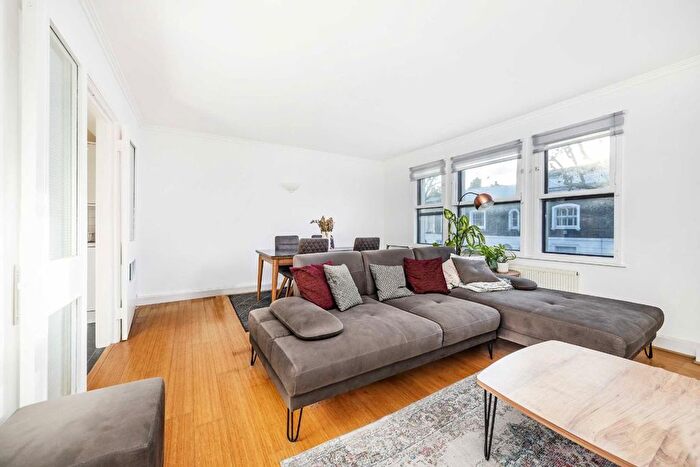 2 Bedroom Flat To Rent In Harwood Road, London, SW6