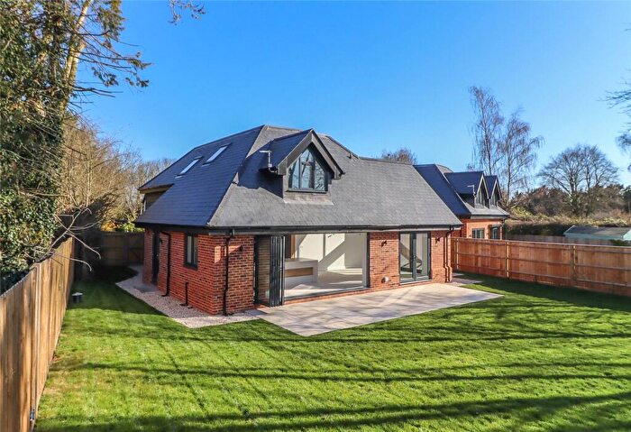 3 Bedroom Detached House For Sale In Dauntsey Lane, Weyhill, Andover, Hampshire, SP11
