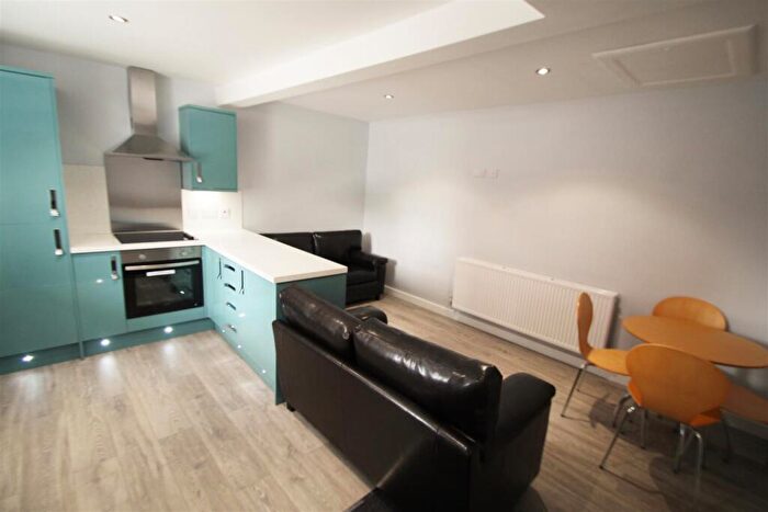 4 Bedroom Terraced House To Rent In Royal Park Road, Hyde Park, Leeds, LS6