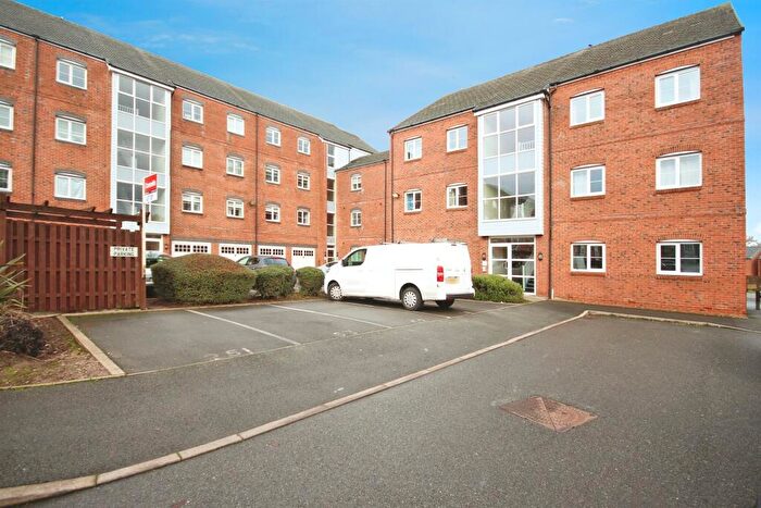 2 Bedroom Flat For Sale In Chandley Wharf, Warwick, CV34