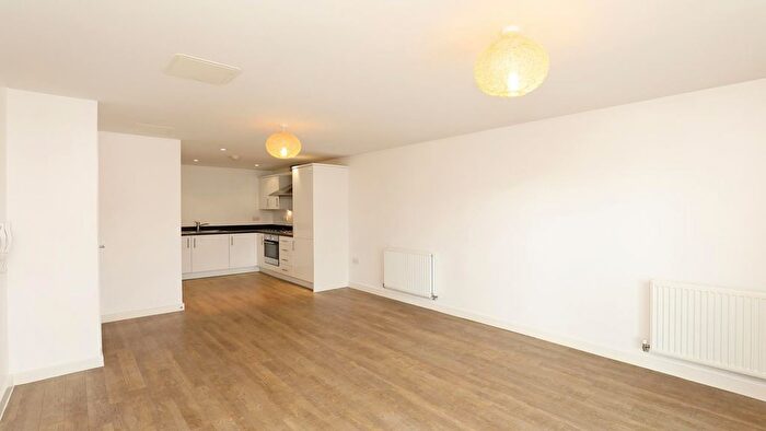 1 Bedroom Flat To Rent In Academy Place, Isleworth, TW7