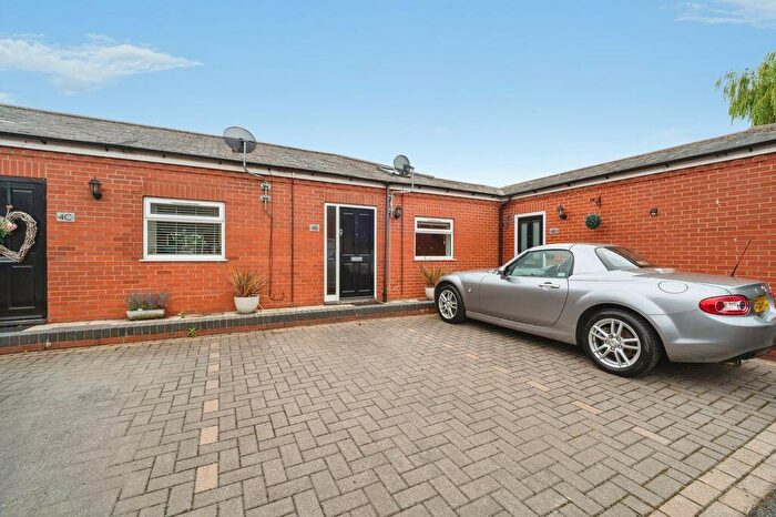2 Bedroom Terraced Bungalow For Sale In Welholme Avenue, Grimsby, DN32