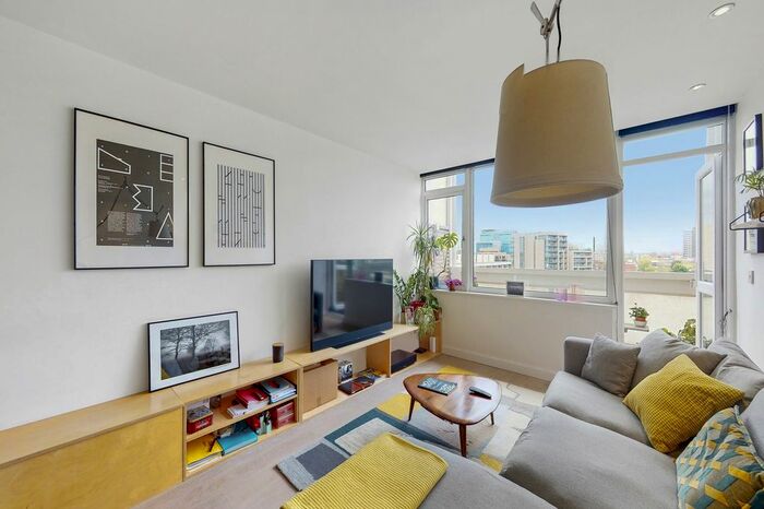 2 Bedroom Flat To Rent In Kinsham House, Ramsey Street, Bethnal Green, E2