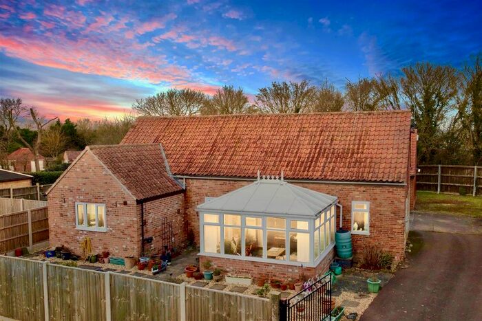 2 Bedroom Barn Conversion For Sale In Chapel Street, Beckingham, Lincoln, LN5
