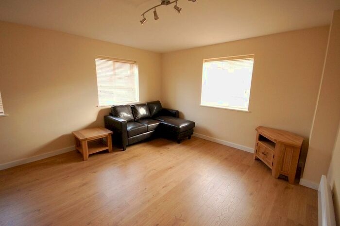 2 Bedroom Flat To Rent In Kings Walk, Reading, RG1