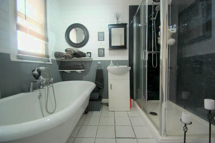 3 Bedroom Property To Rent In Cresthill Avenue, Grays, RM17