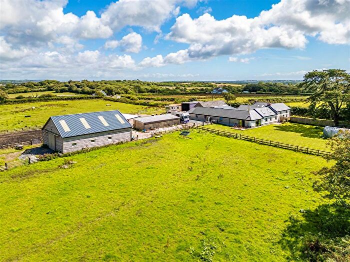6 Bedroom Farmhouse For Sale In Three Crosses, Swansea, SA4