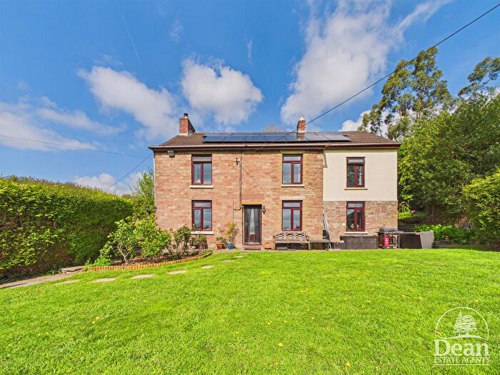 4 Bedroom Cottage For Sale In Hitchings, Blakeney, GL15