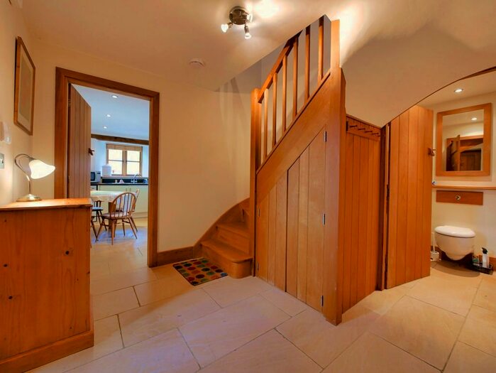 2 Bedroom Cottage To Rent In Calcot, Coln St Dennis, GL54