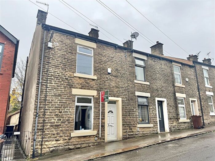 2 Bedroom End Of Terrace House To Rent In Mount Street, Glossop, Derbyshire, SK13