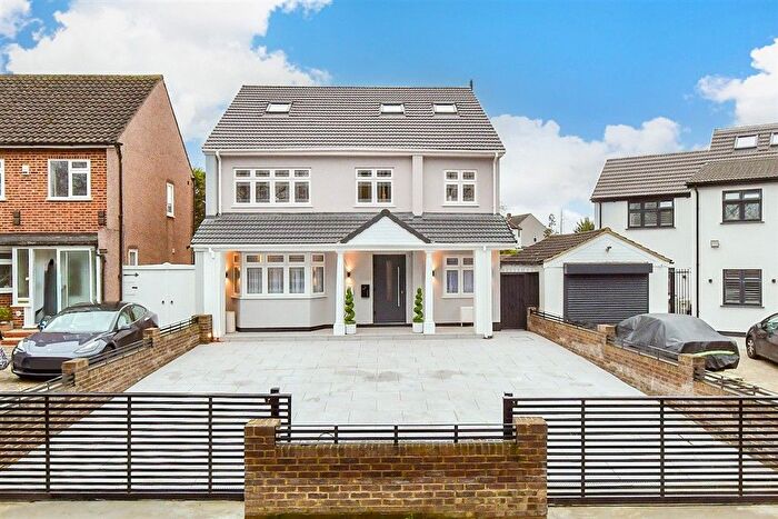 6 Bedroom Detached House For Sale In Sackville Crescent, Harold Wood, Essex, RM3