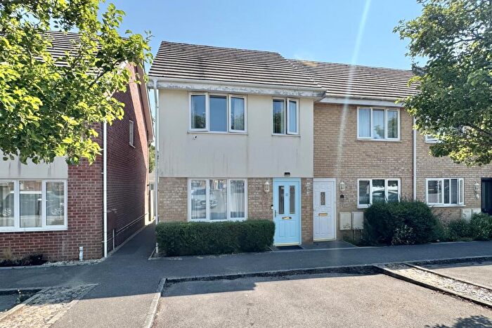3 Bedroom End Of Terrace House For Sale In Jasmine Court, Whiteley, PO15