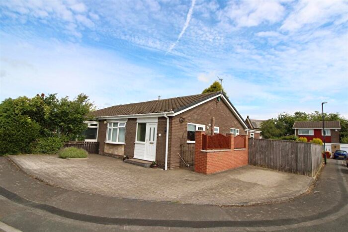2 Bedroom Semi-Detached Bungalow For Sale In Jedburgh Close, Chapel Park, Newcastle Upon Tyne, NE5