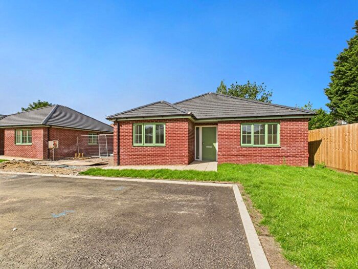 3 Bedroom Detached Bungalow For Sale In Maple Grove, Watllington, PE33