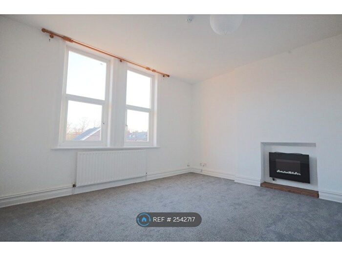 1 Bedroom Flat To Rent In Belgrave Mount, Wakefield, WF1