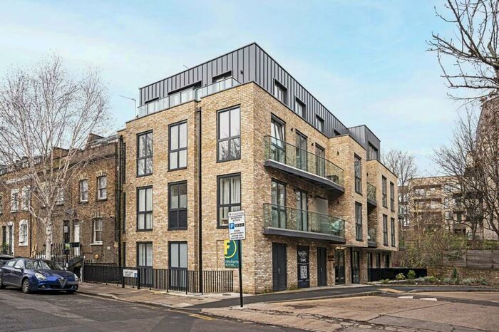 3 Bedroom Flat To Rent In Gifford Street, Barnsbury, London, N1