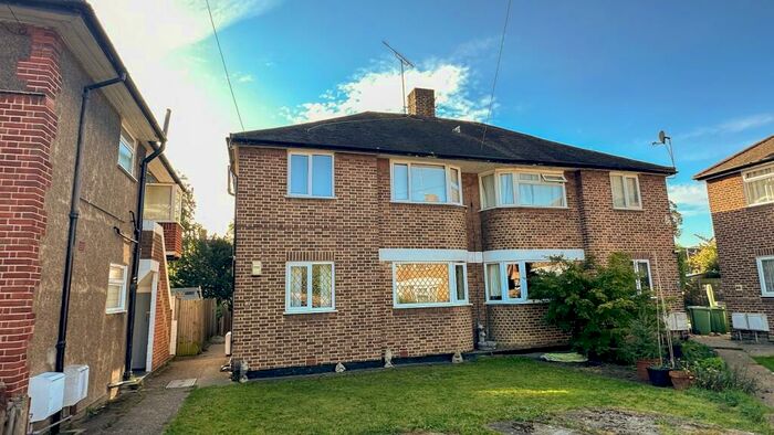2 Bedroom Maisonette To Rent In Reynolds Close, Carshalton, Surrey., SM5