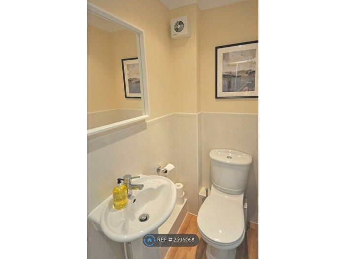 3 Bedroom Flat To Rent In Portswood Road, Southampton, SO17