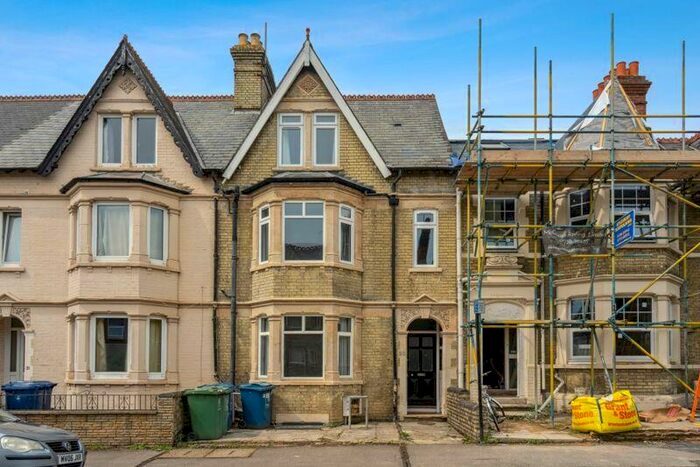 8 Bedroom House Of Multiple Occupation To Rent In Divinity Road, Oxford, OX4