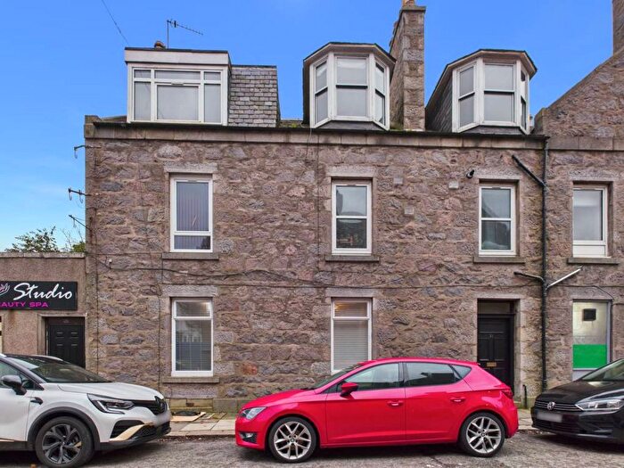 2 Bedroom Flat For Sale In Kintore Place, Aberdeen, AB25