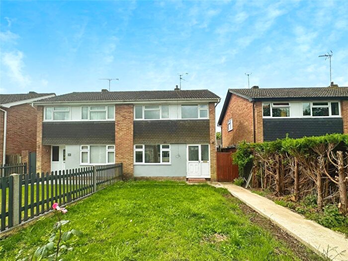 3 Bedroom Semi Detached House For Sale In Kingfisher Drive, Woodley, Reading, RG5
