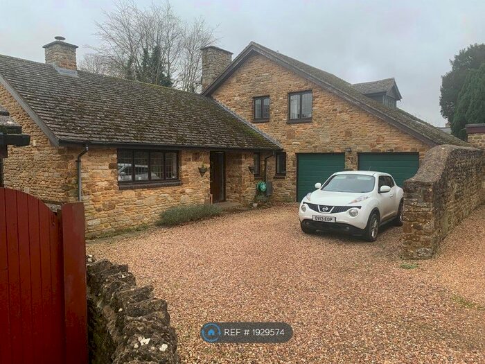 4 Bedroom Detached House To Rent In Yew Tree Rise, Croughton, Brackley, NN13