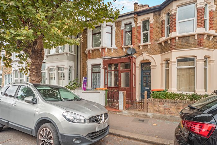 4 Bedroom Terraced House For Sale In Lawrence Road, London, E6
