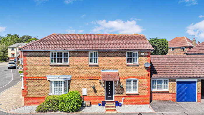 3 Bedroom Semi-Detached House For Sale In Silvester Way, Springfield, Chelmsford, CM2