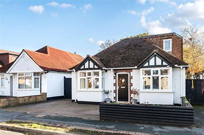 3 Bedroom Bungalow For Sale In Mowbray Avenue, Byfleet, West Byfleet, Surrey, KT14