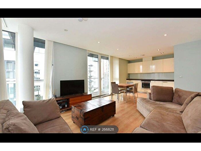 2 Bedroom Flat To Rent In Times Square, London, E1