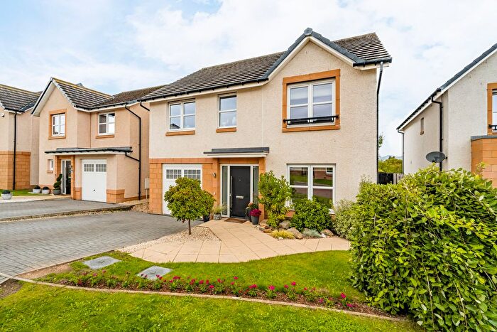 4 Bedroom Villa For Sale In Shiel Hall Crescent, Rosewell, EH24