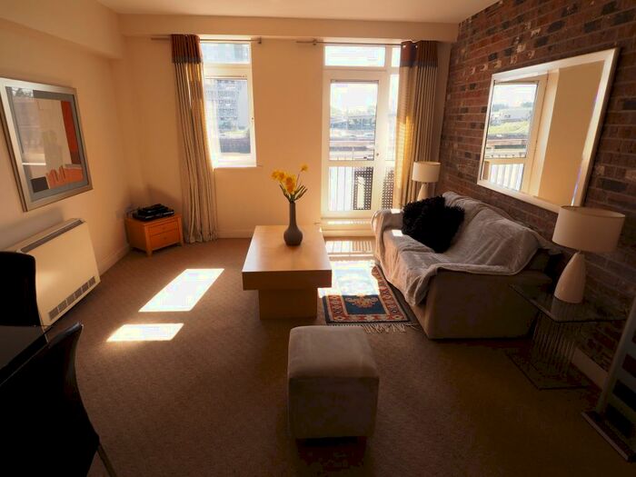 2 Bedroom Apartment To Rent In Trinity Wharf, - High Street, Hull, HU1
