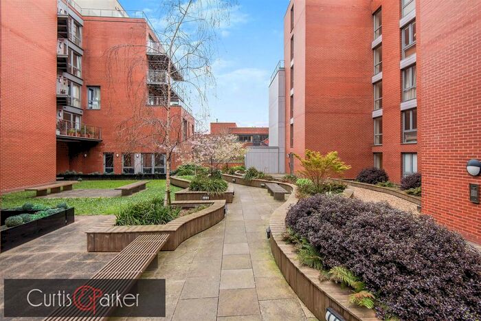 2 Bedroom Flat To Rent In Lighterage Court, Kew Reach, TW8