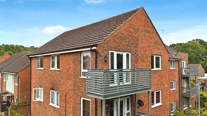 2 Bedroom Flat For Sale In Mandarin Street, Northampton, Northamptonshire, NN4