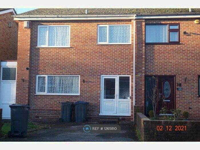 3 Bedroom Semi-Detached House To Rent In Mallard Close, Birmingham B27